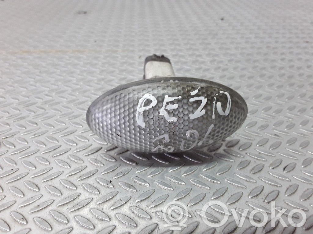 Peugeot 206 Front fender indicator light 