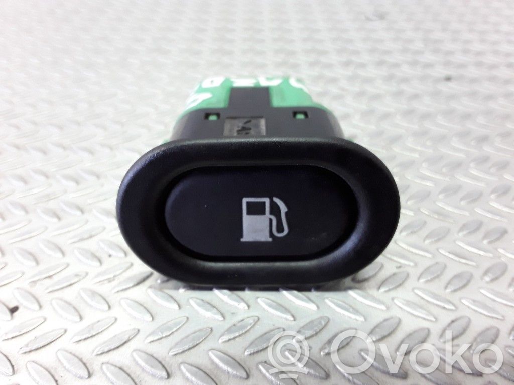 Fuel tank opening switch   4733440
