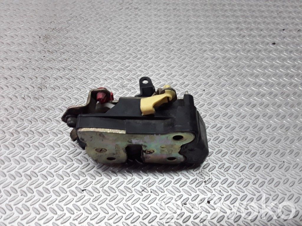 Cerradura de puerta delantera