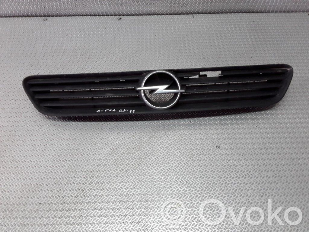 Opel Astra G Etusäleikkö 