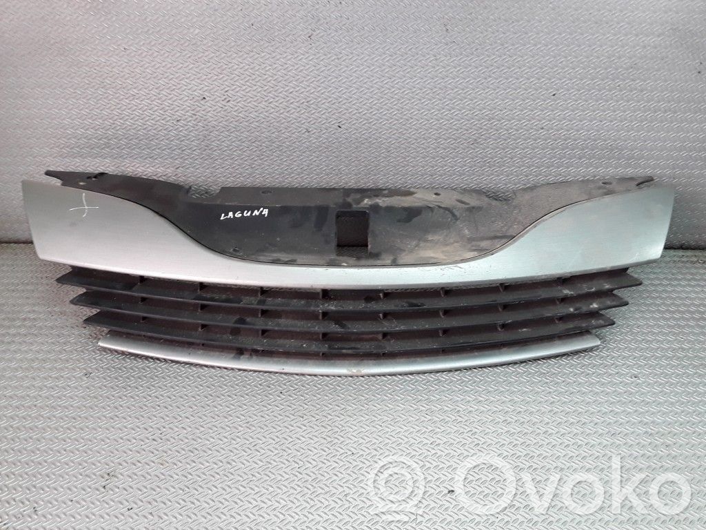 Renault Laguna II Front bumper upper radiator grill 