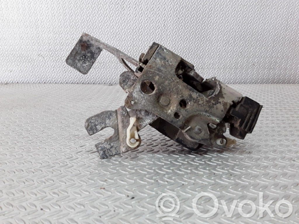 Loading door lock