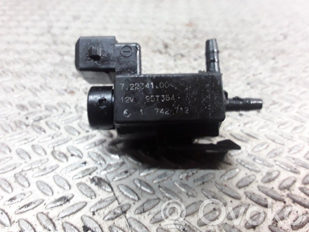 Solenoīda vārsts   72234100,1742712