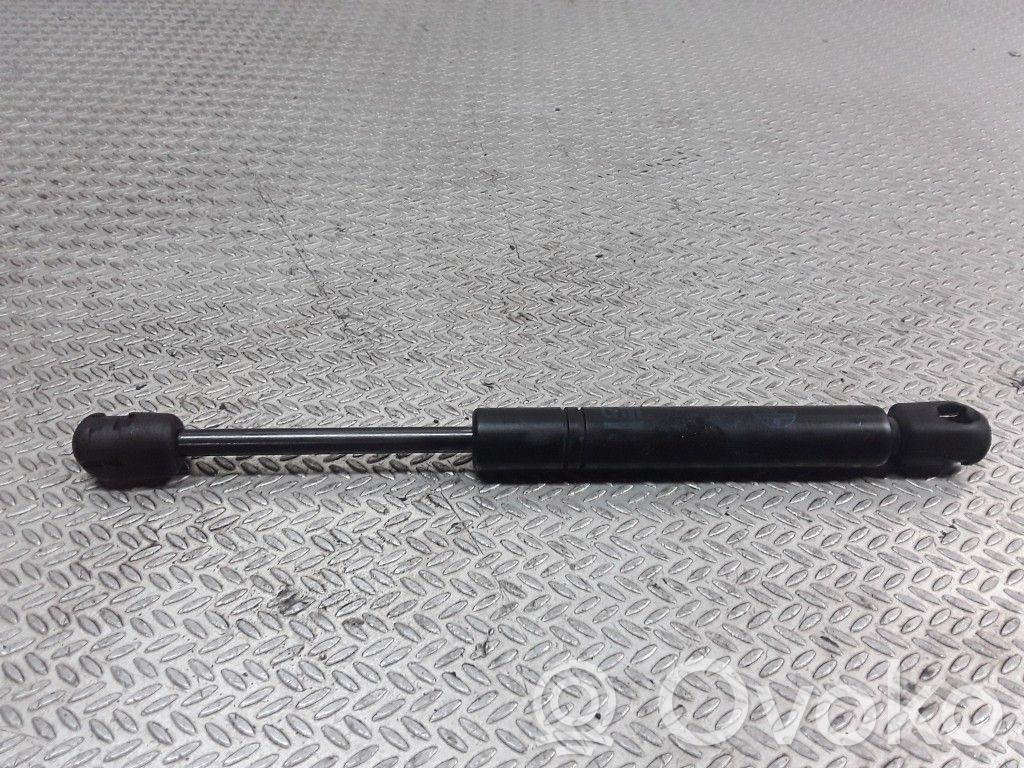 Opel Vectra B Konepellin kaasujousi 