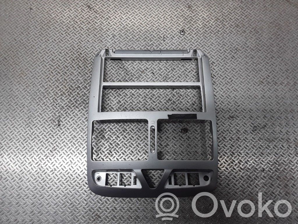 Peugeot 307 Radio/GPS head unit trim 
