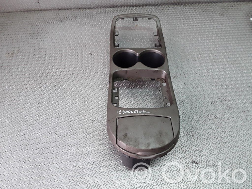 Renault Espace -  Grand espace IV Mukiteline edessä 