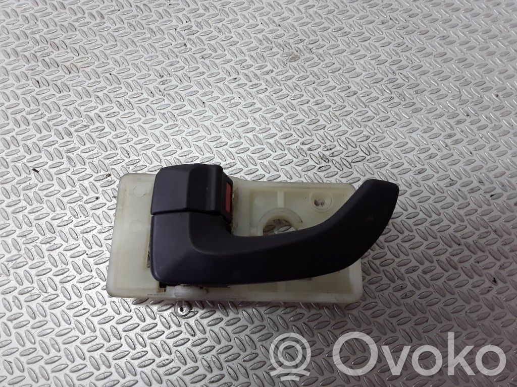 Manecilla interna puerta trasera   2500071000