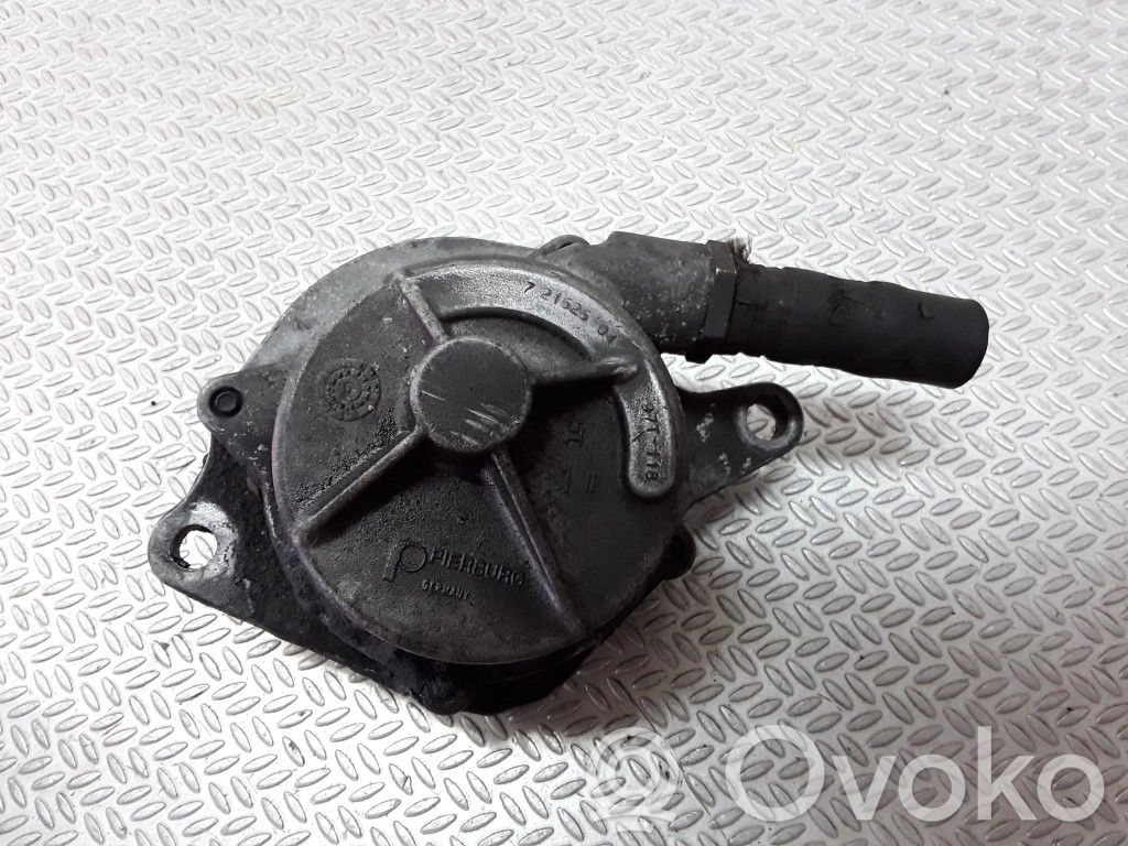 BMW 5 E39 Vacuum pump 