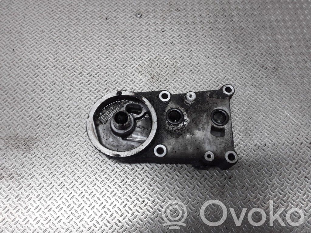 Ford Focus Oil filter mounting bracket 