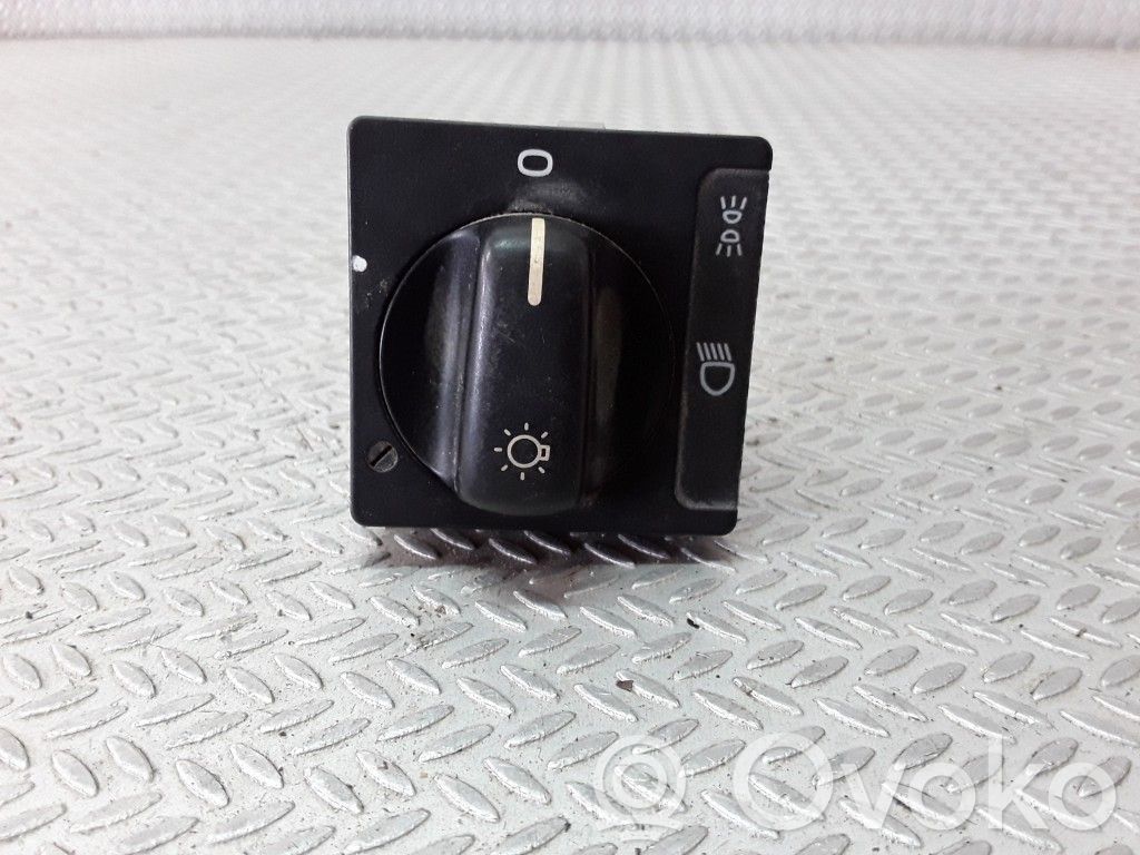 Light switch   9148850