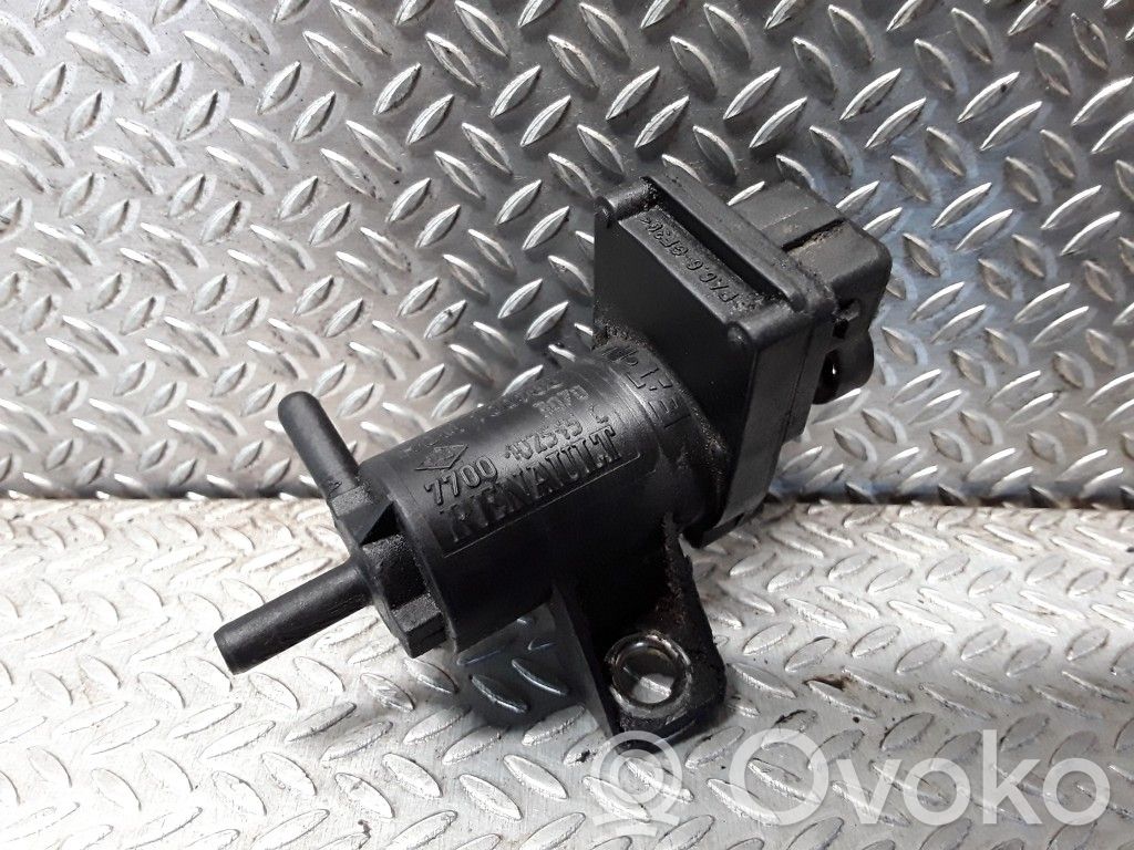 Renault Espace III Vacuum valve 
