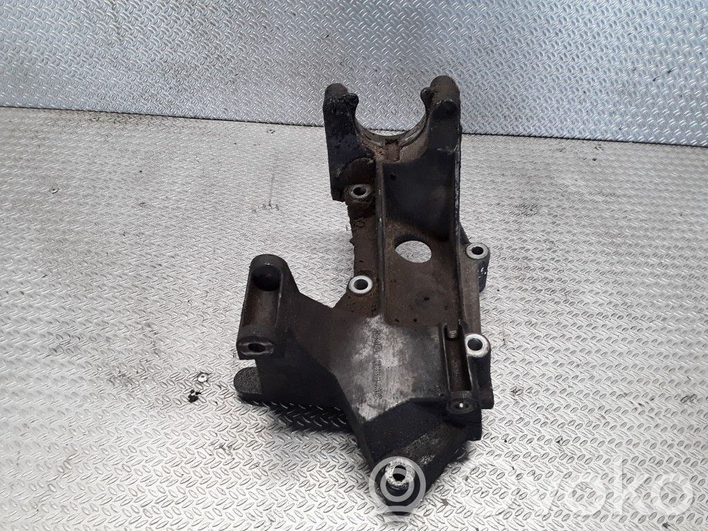 Ford Focus Generator/alternator bracket 