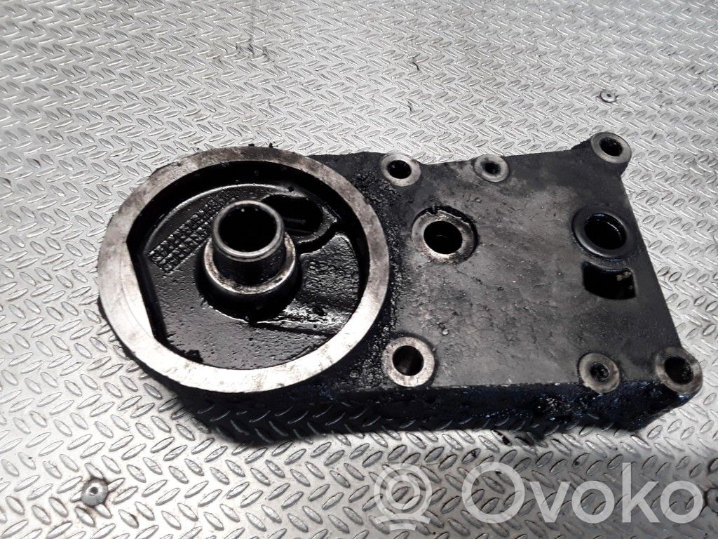 Ford Focus Oil filter mounting bracket 