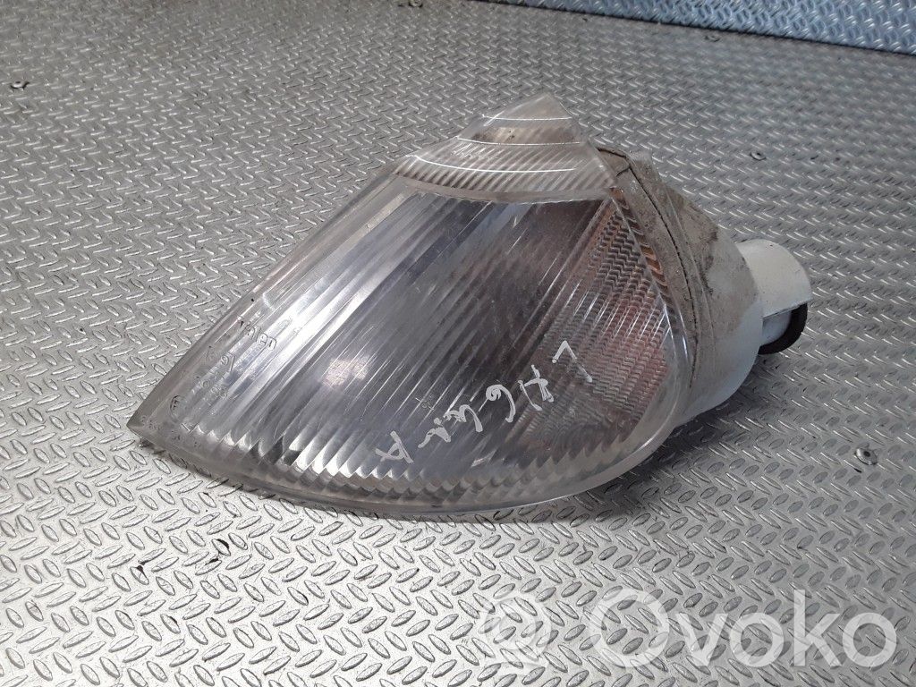 Renault Laguna I Front indicator light 
