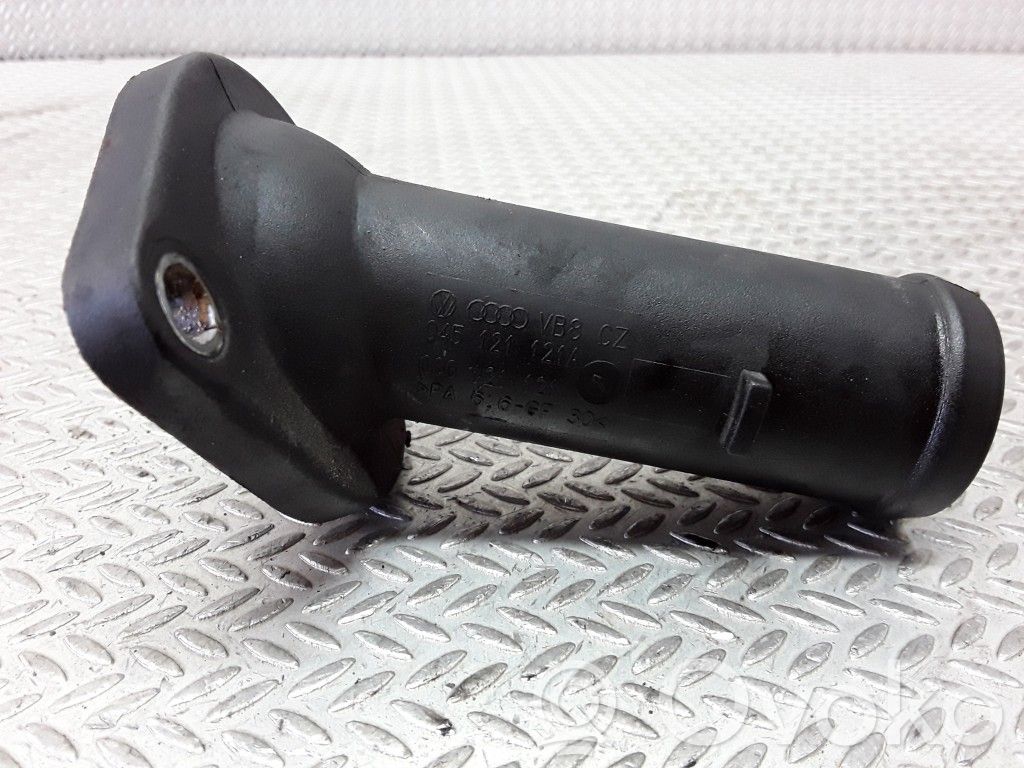 Volkswagen Polo IV 9N3 Termostat / Obudowa termostatu 