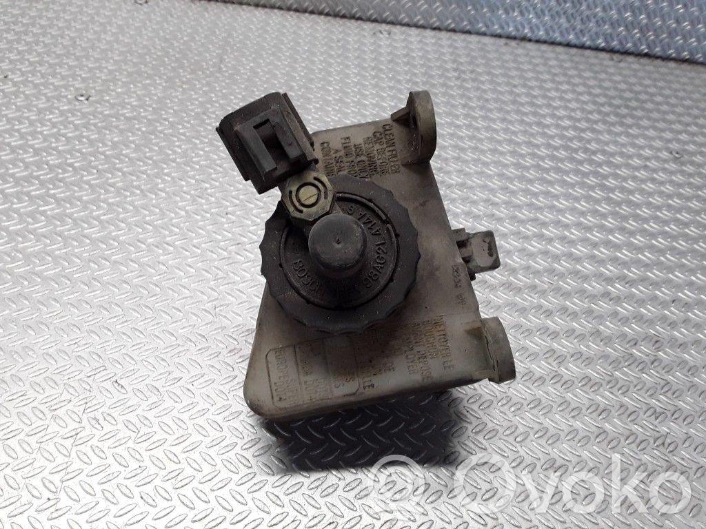 Brake fluid reservoir   L481485