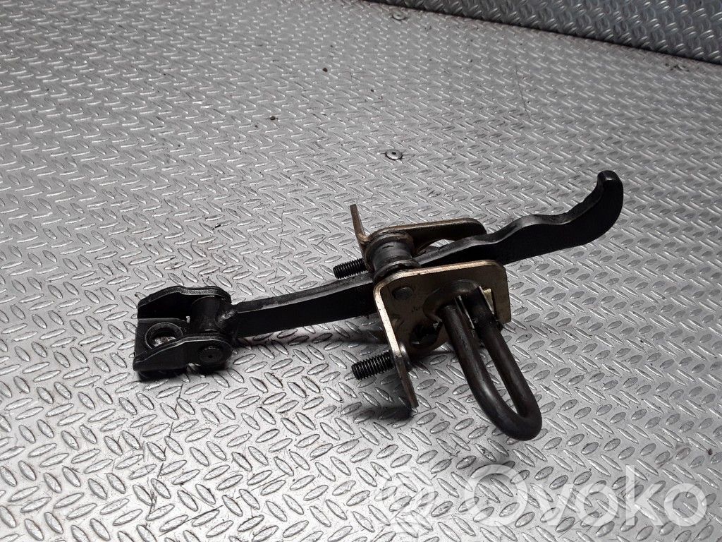 Front door check strap stopper   9485744
