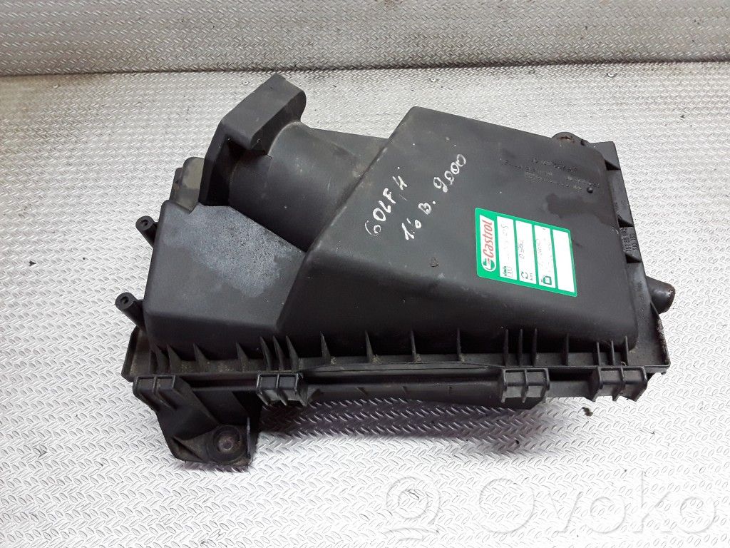 Volkswagen Golf IV Air filter box 