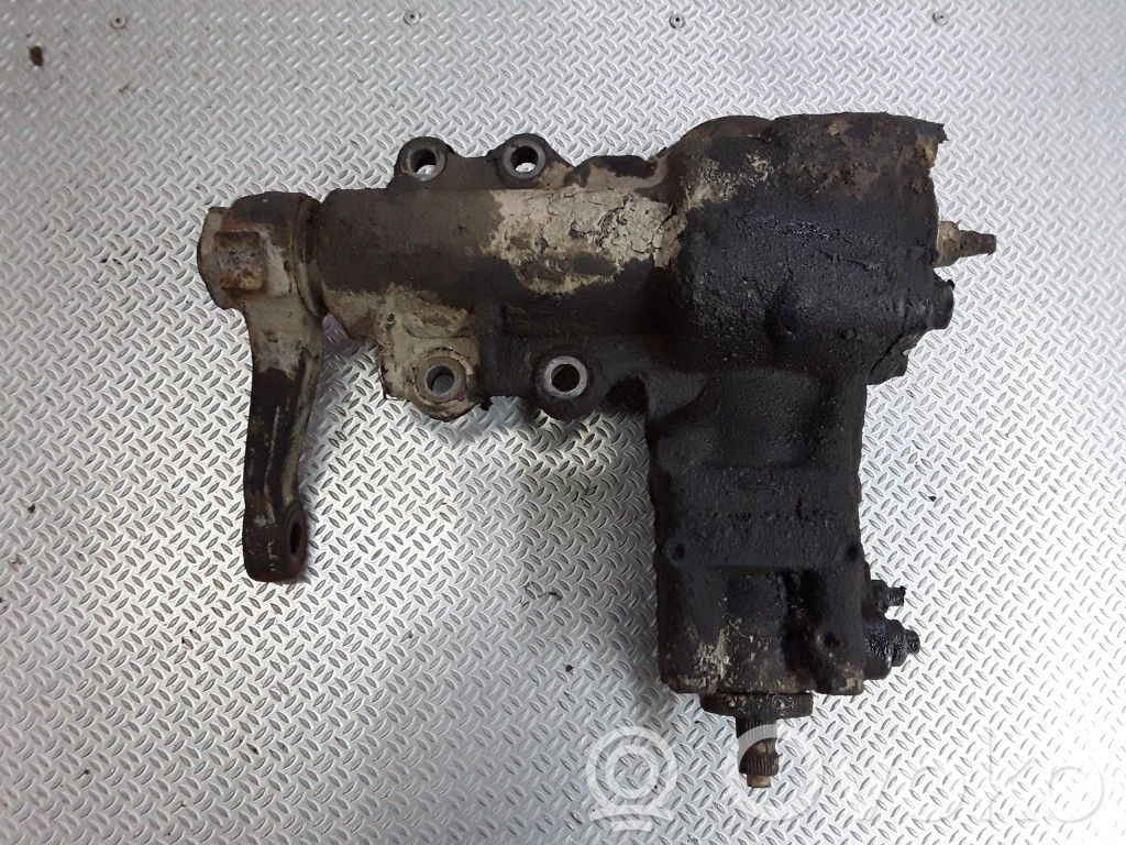 Nissan Terrano Stūres statnis 