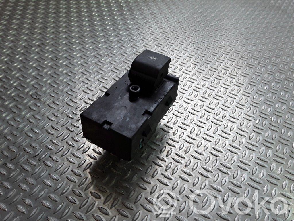 Chevrolet Cruze Electric window control switch 