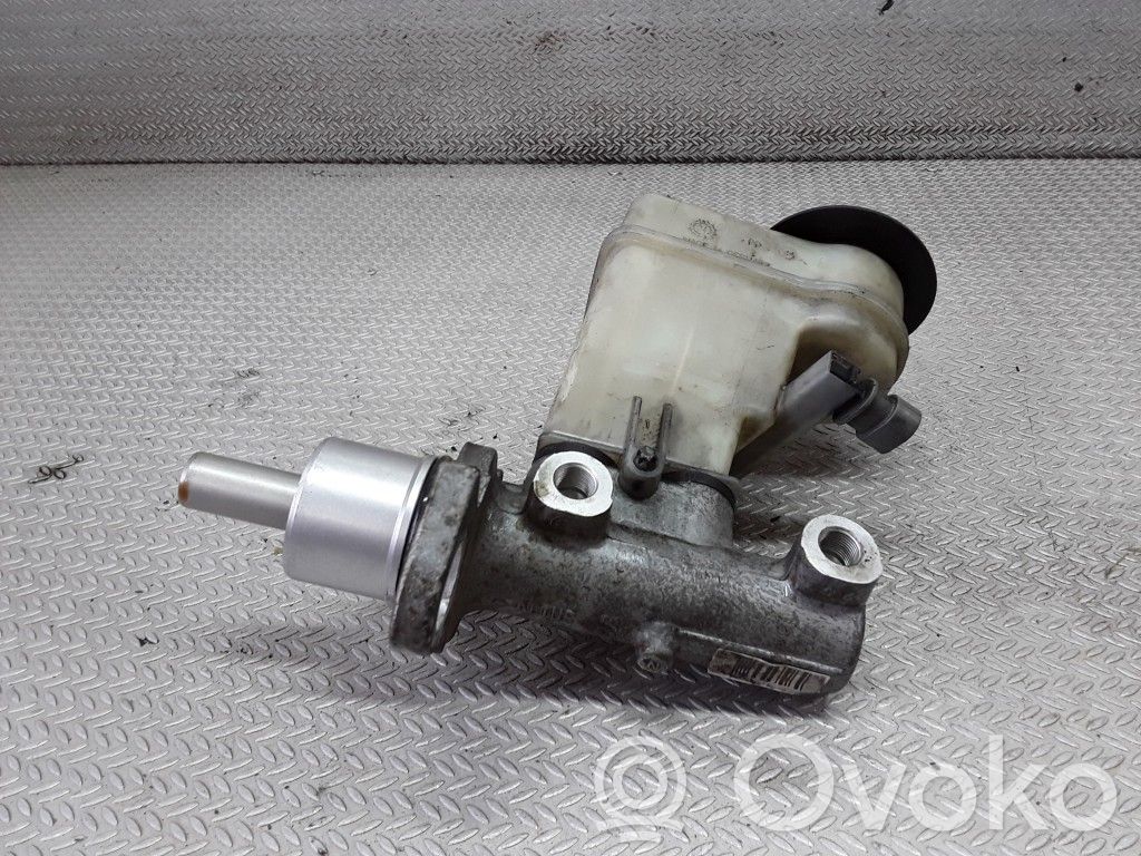 Główny cylinder hamulca   32067069C