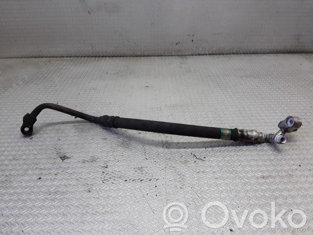 BMW 3 E46 Ilmastointilaitteen putki (A/C) 