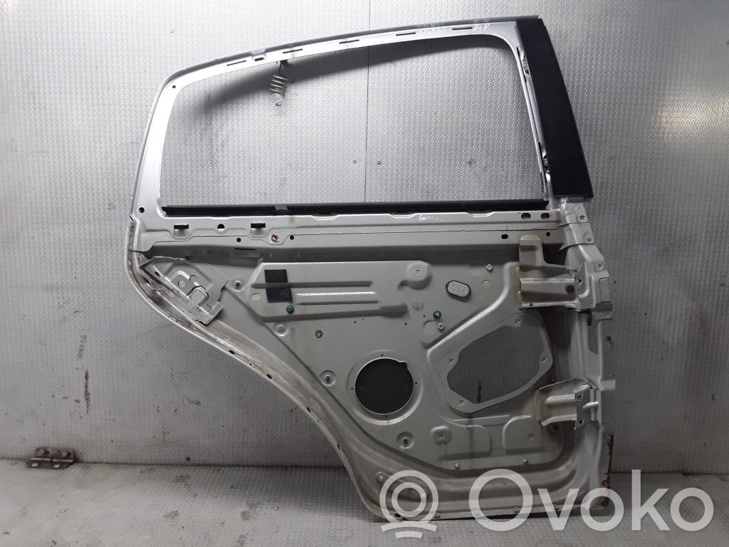 Puerta trasera   5M0833312