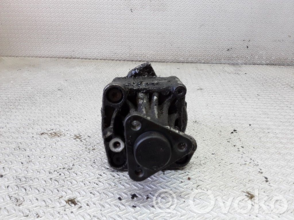 Power steering pump   2245846