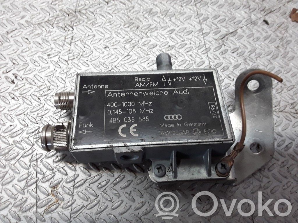 Audi A8 S8 D2 4D Aerial antenna amplifier 