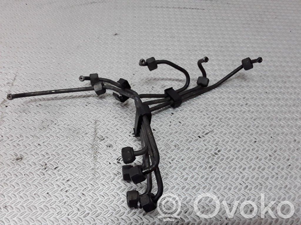 Fuel injector supply line/pipe