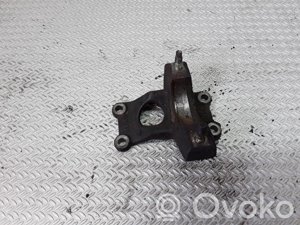 Ford Mondeo Mk III Wspornik / Mocowanie łożyska podpory wału napędowego 