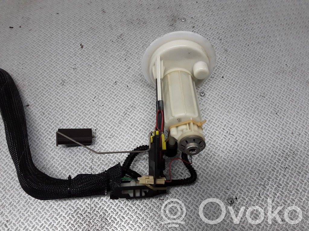 BMW 5 E60 E61 Fuel level sensor 