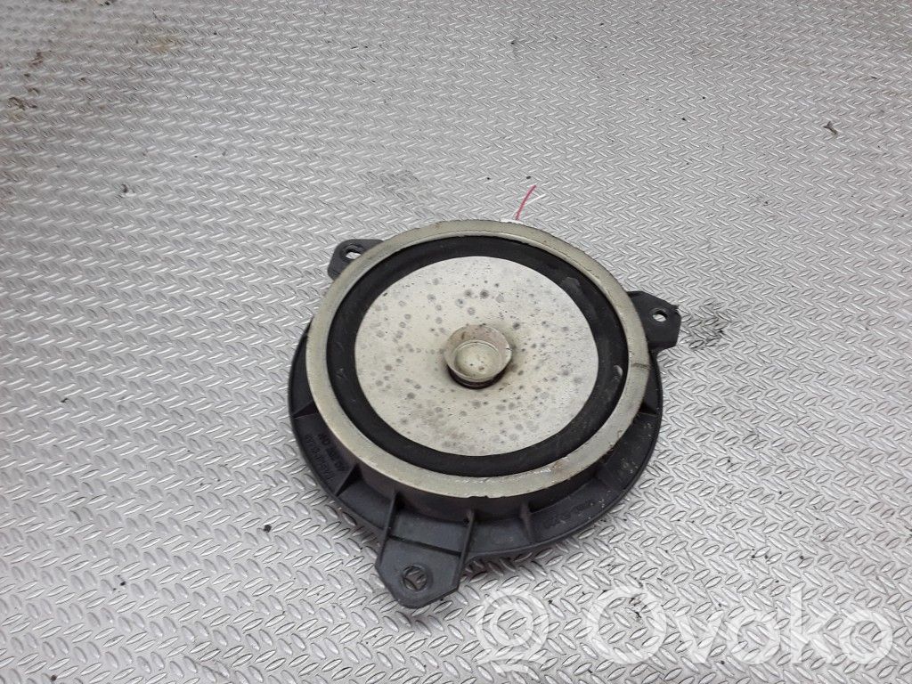 Rear door speaker