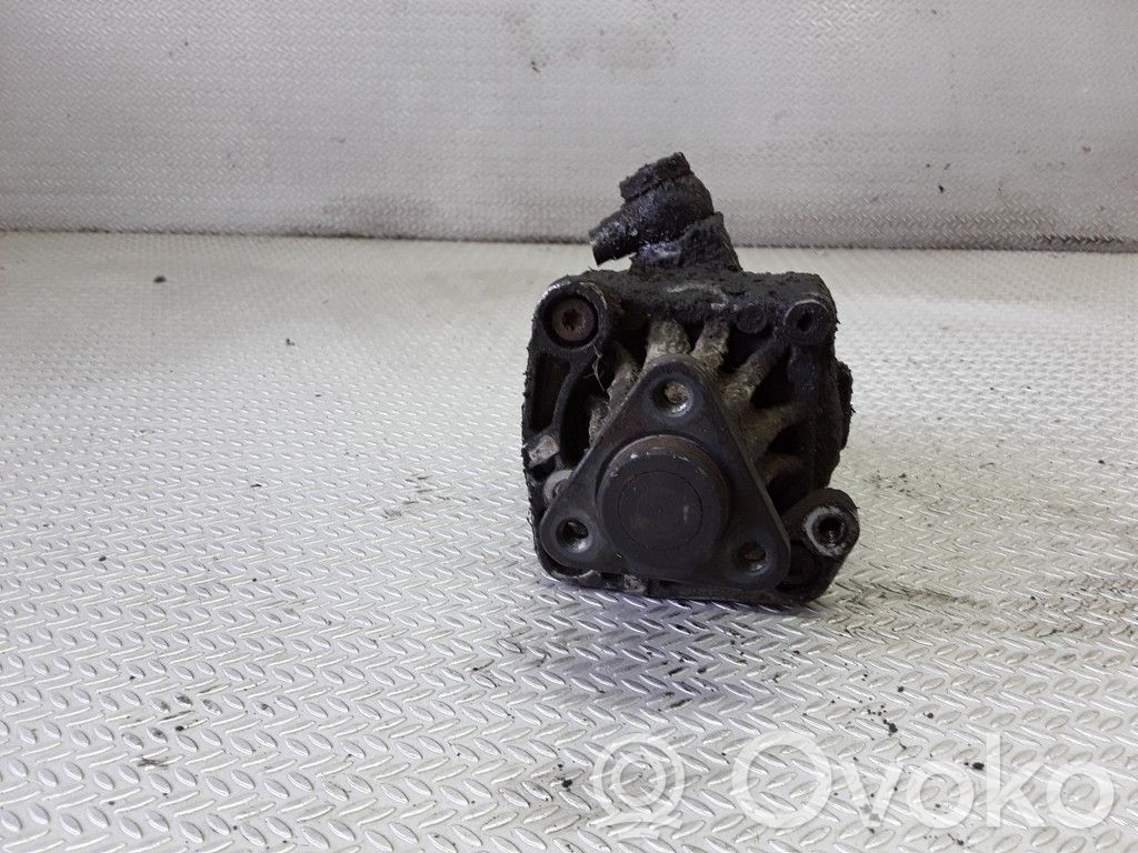 Opel Omega B1 Power steering pump 