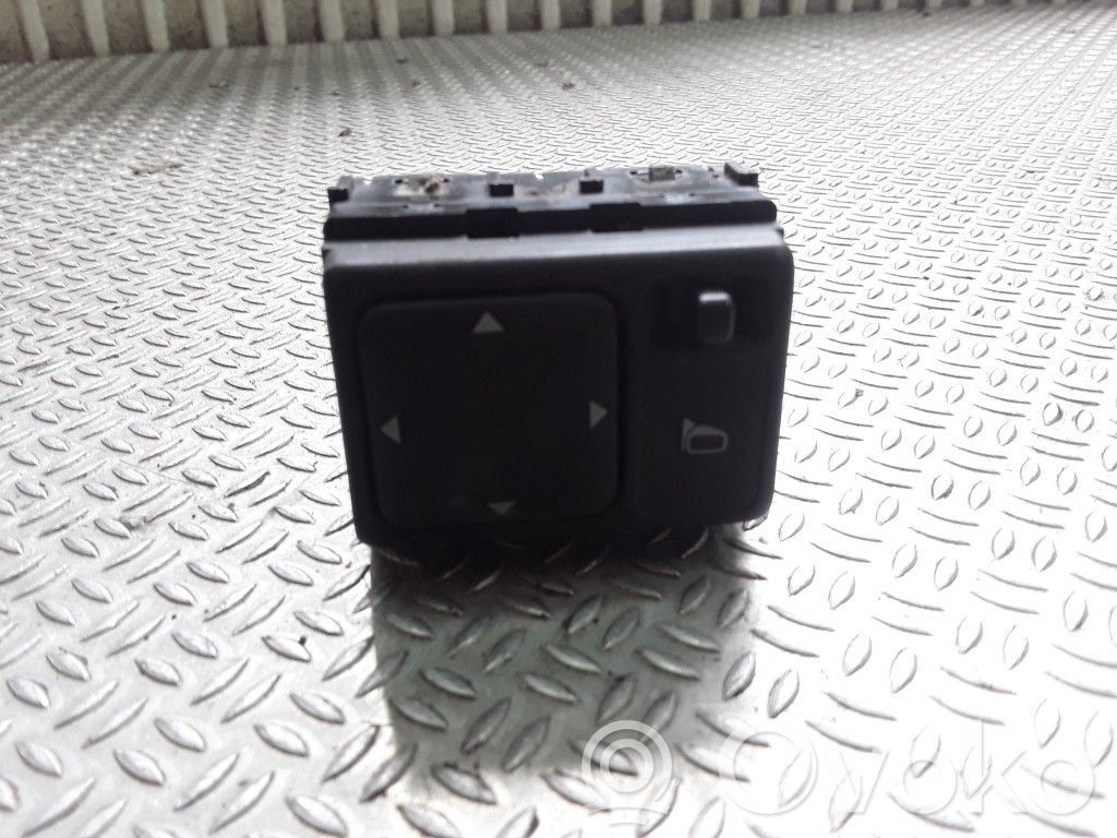 Nissan X-Trail T30 Wing mirror switch 