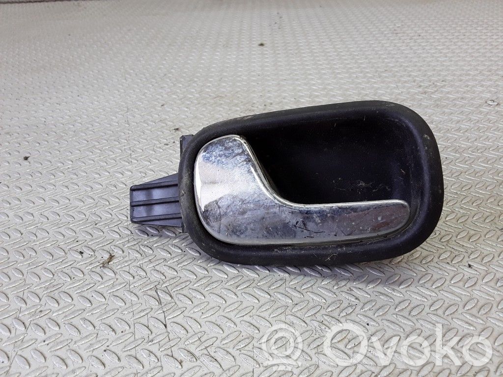 Audi A4 S4 B5 8D Klamka wewnętrzna drzwi tylnych 