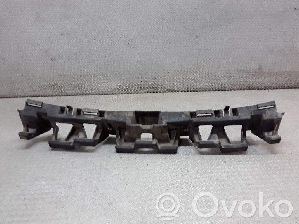 Renault Megane II Soporte de montaje del parachoques trasero 