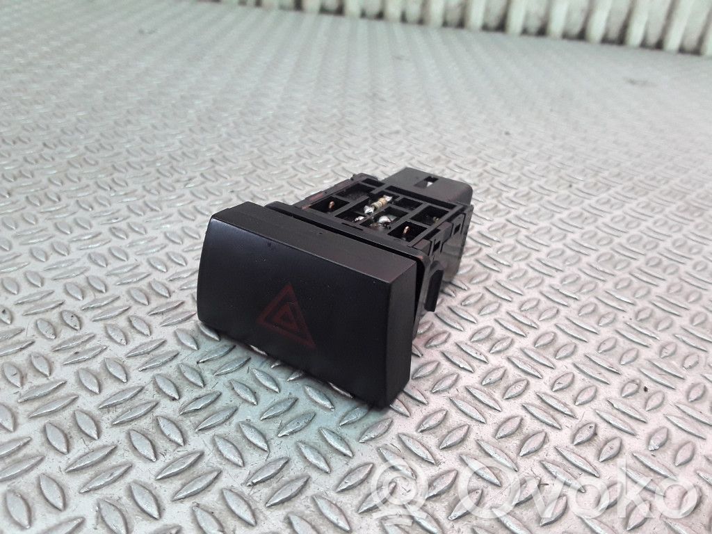 Hazard light switch   864W03330