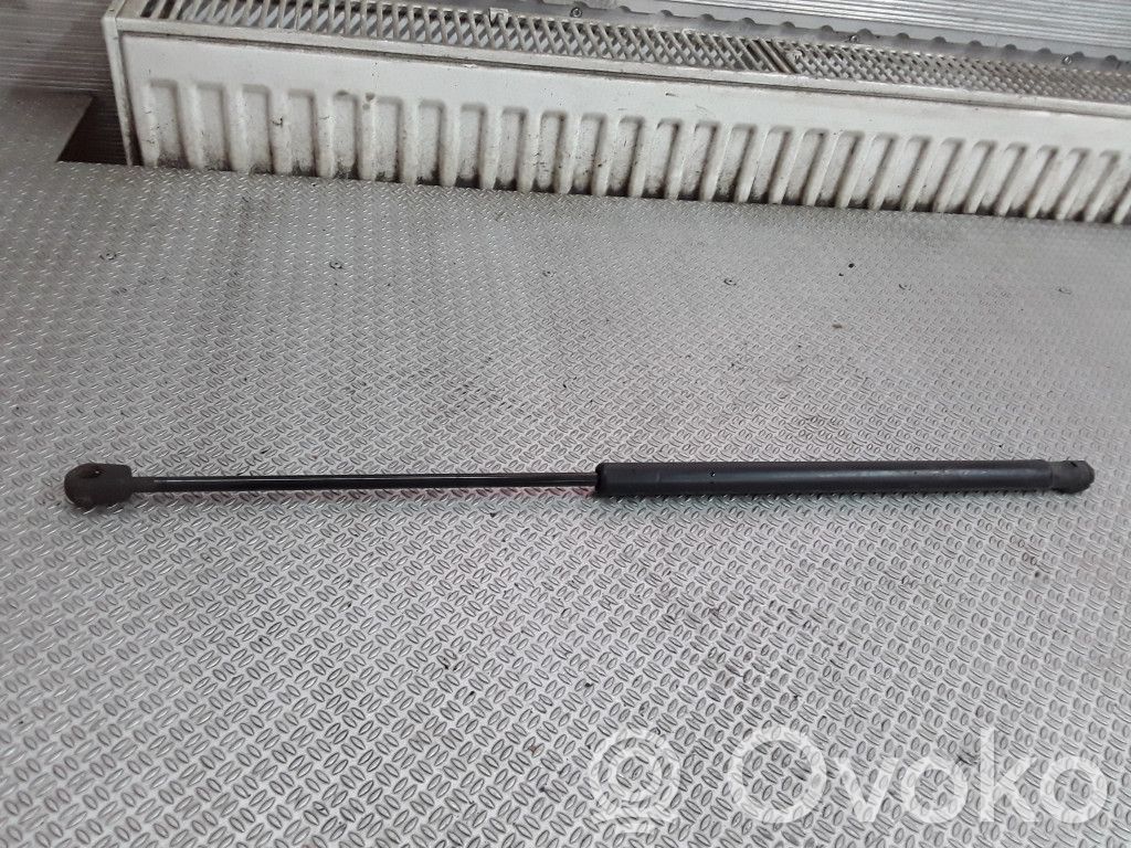 KIA Sorento Amortizatorius variklio dangčio 