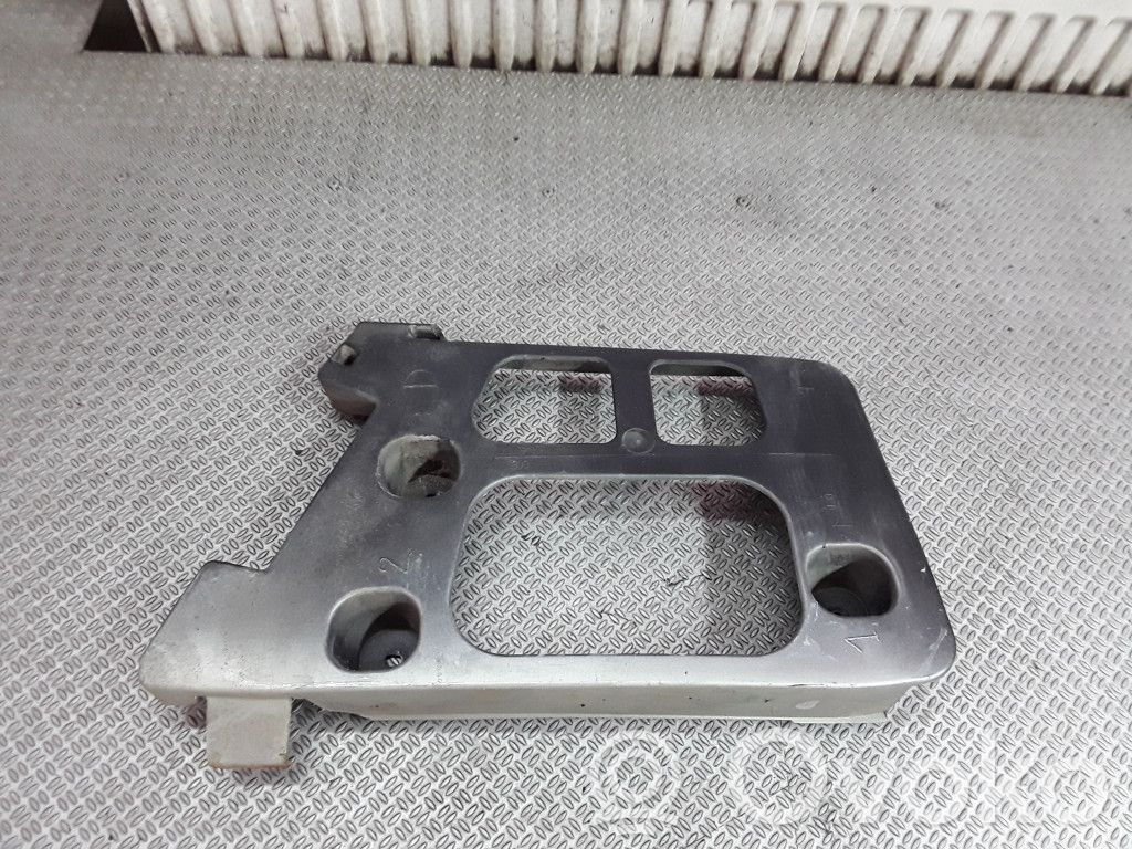 Peugeot 407 Soporte de montaje del parachoques trasero 