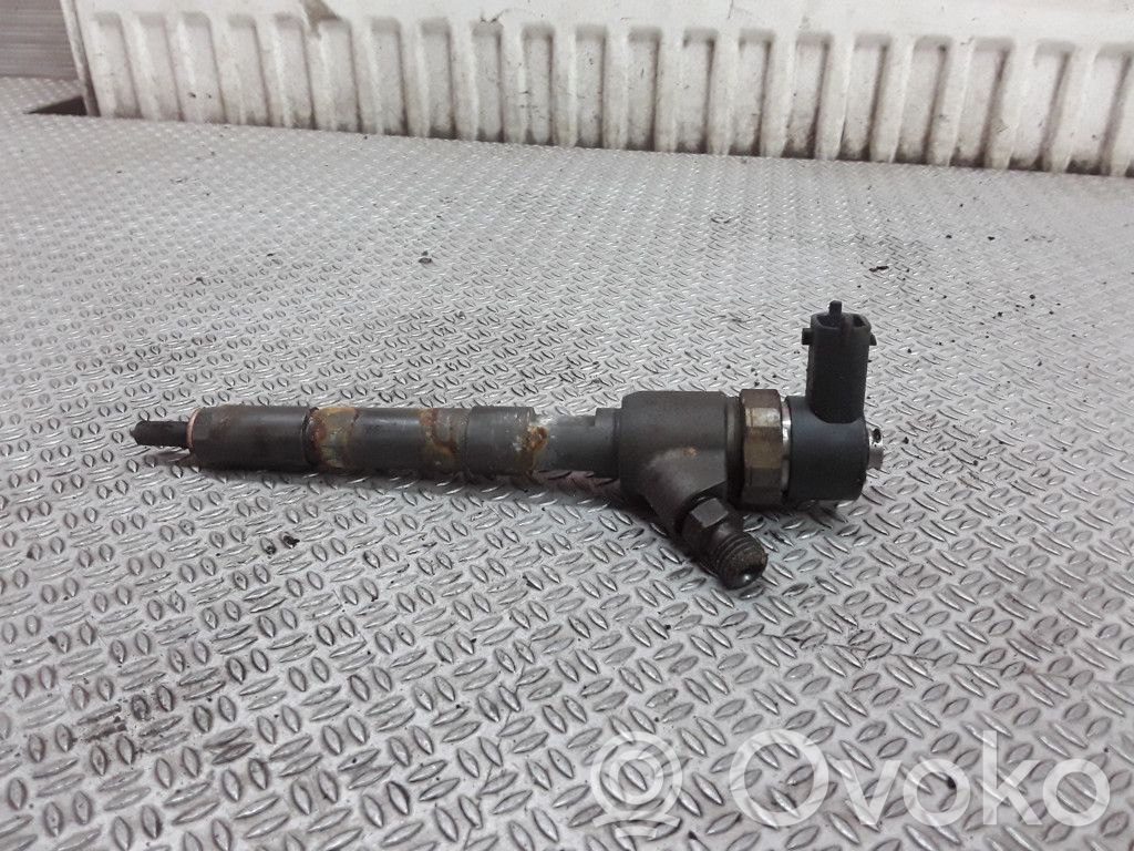 Fuel injector   0445110083