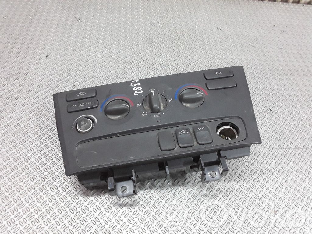 Climate control unit   8682928