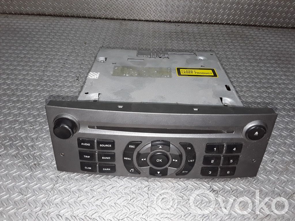 Radio/CD/DVD/GPS head unit