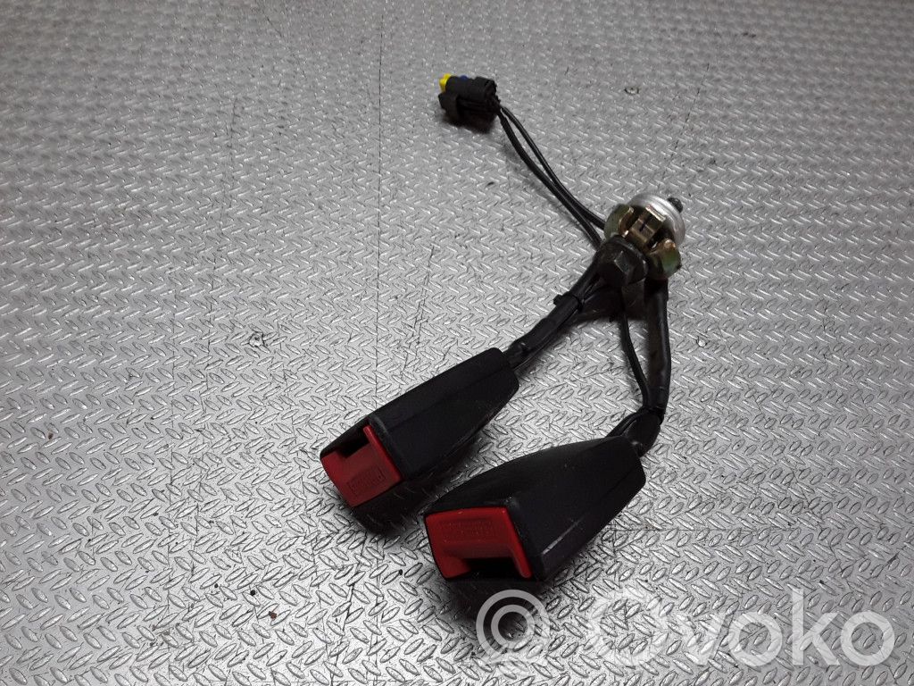 Hebilla del cinturón de seguridad trasero   33052811