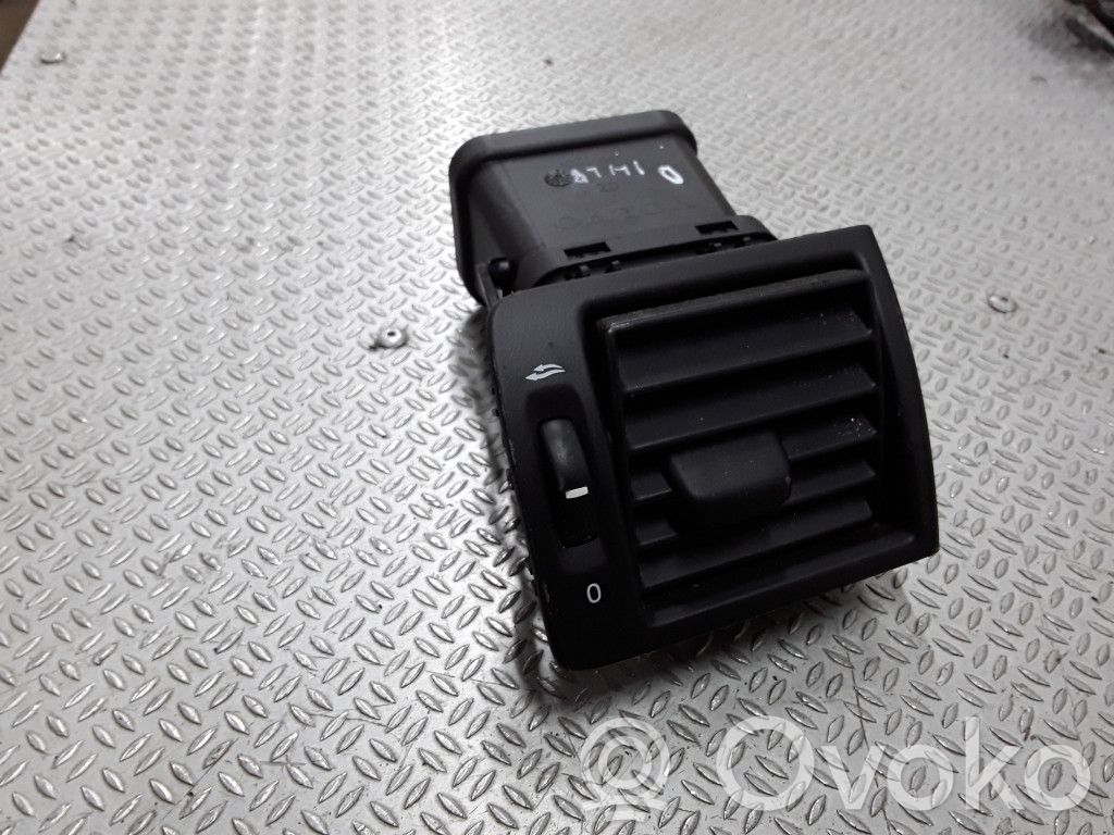 Volvo V50 Copertura griglia di ventilazione laterale cruscotto 