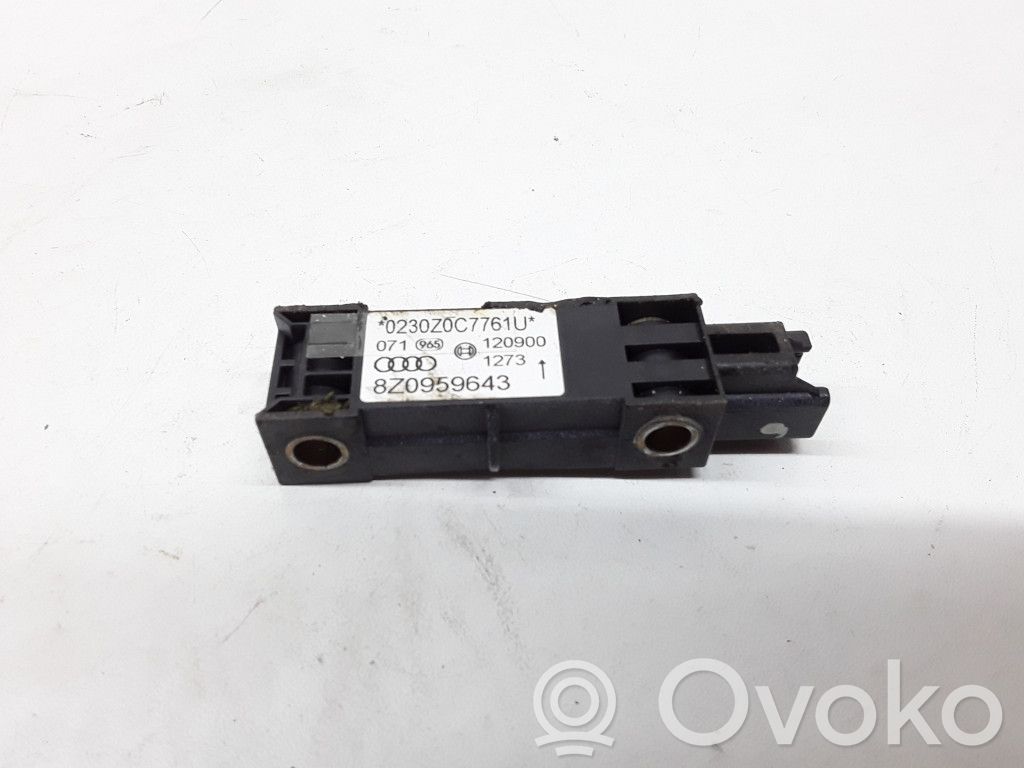 Sensor impacto/accidente para activar Airbag   8Z0959643