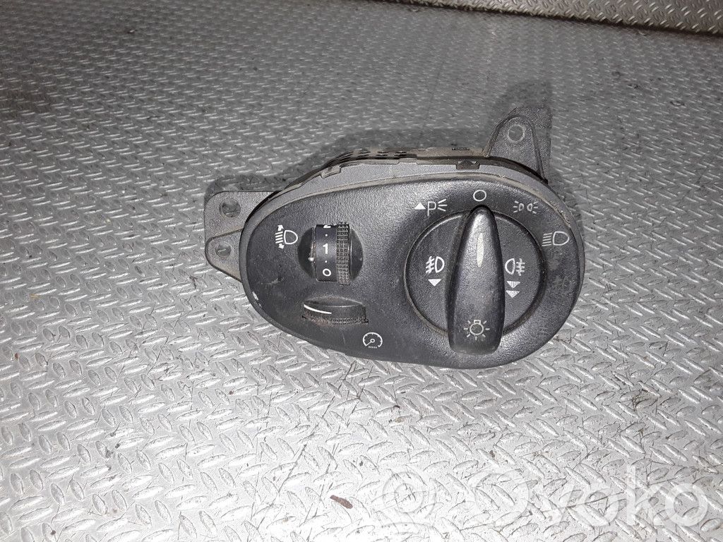 Ford Focus Light switch 