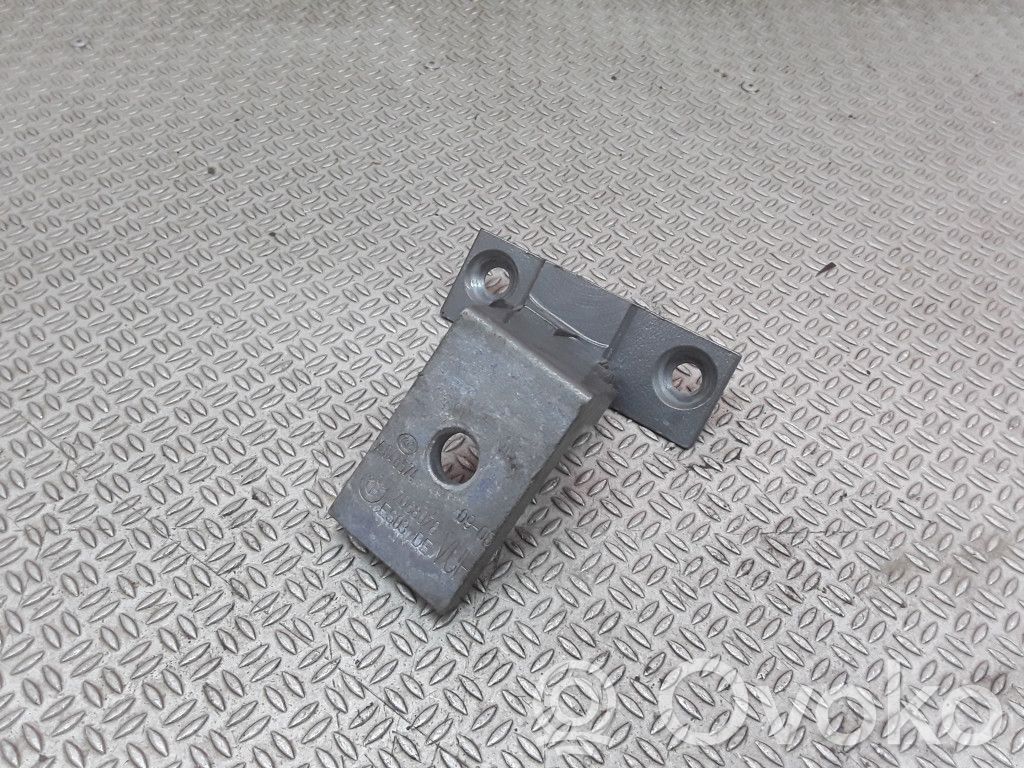 BMW 5 E60 E61 Front door lower hinge 