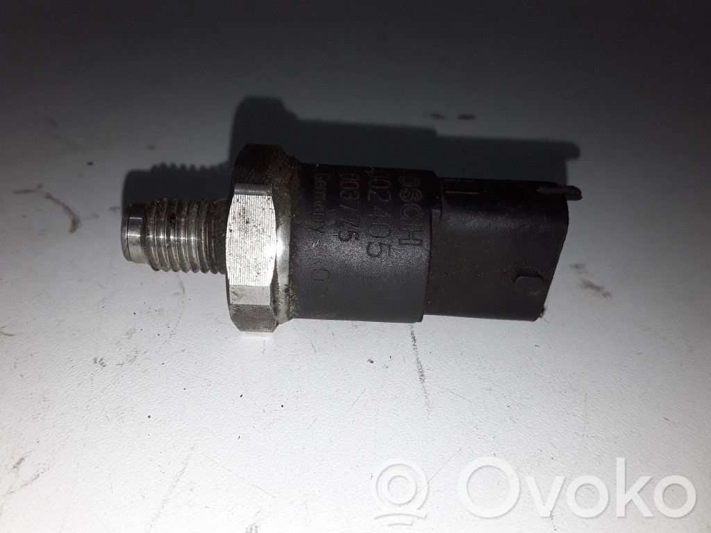 Sensor de presión de combustible   0281002405