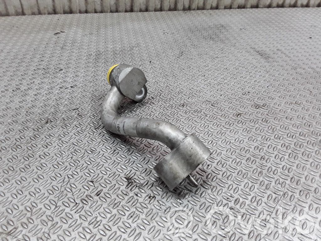 BMW 5 E60 E61 Ilmastointilaitteen putki (A/C) 